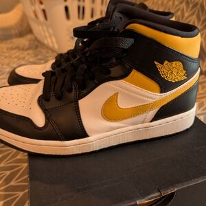 Jordan 1 White Pollen Mid Men's 10.5
